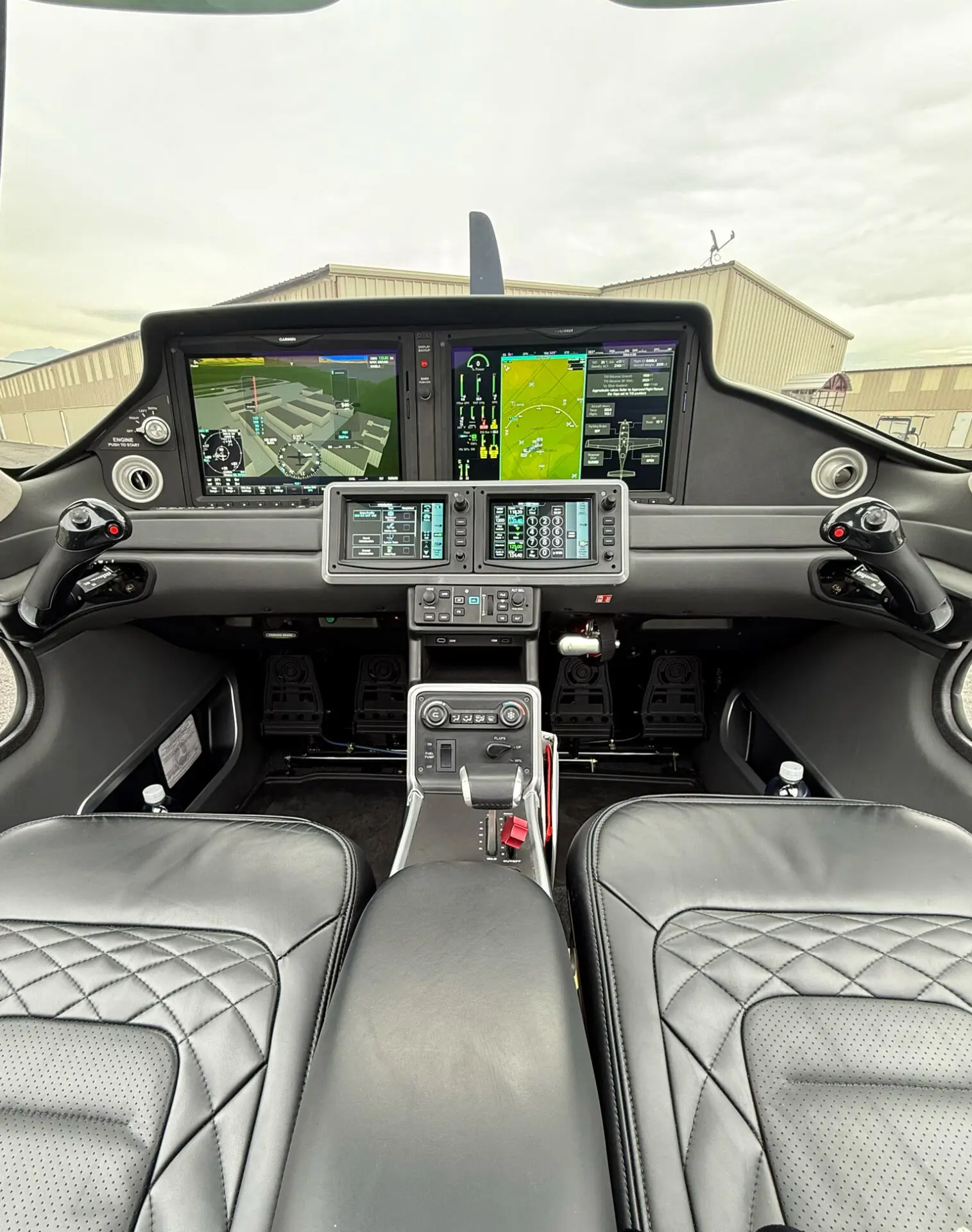 Garmin avionics panel in the 2025 Cirrus SR20 G7+